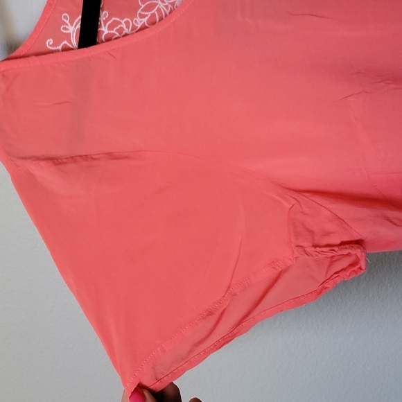 Torrid Romantic Spring coral embroidered cut out back top size 2 - Picture 6 of 11